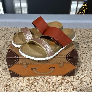 Zuliba Fine Manual Shoes From Taiwan. Size 37, which is a 6.5-7 in US.